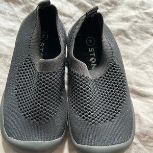 STONZ water shoes 9T